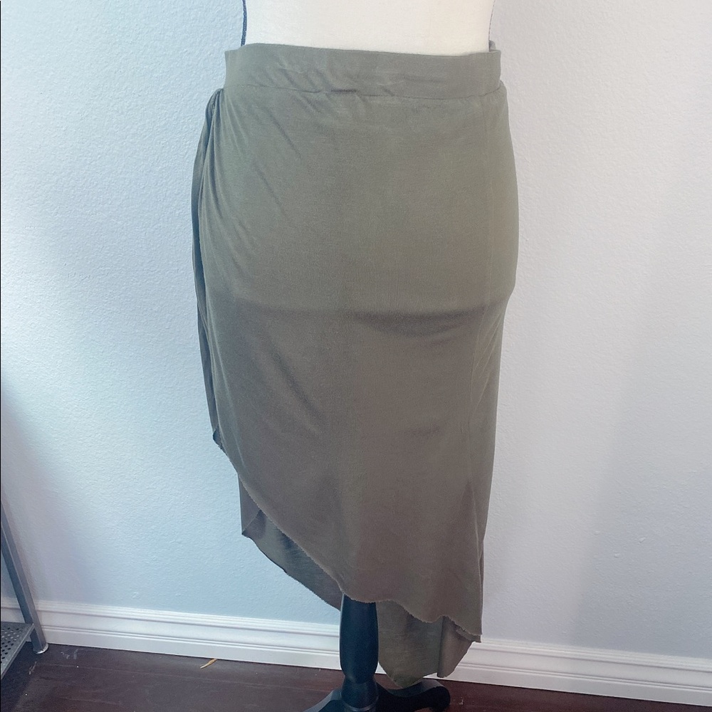Express olive green asymmetrical skirt - Picture 5 of 8